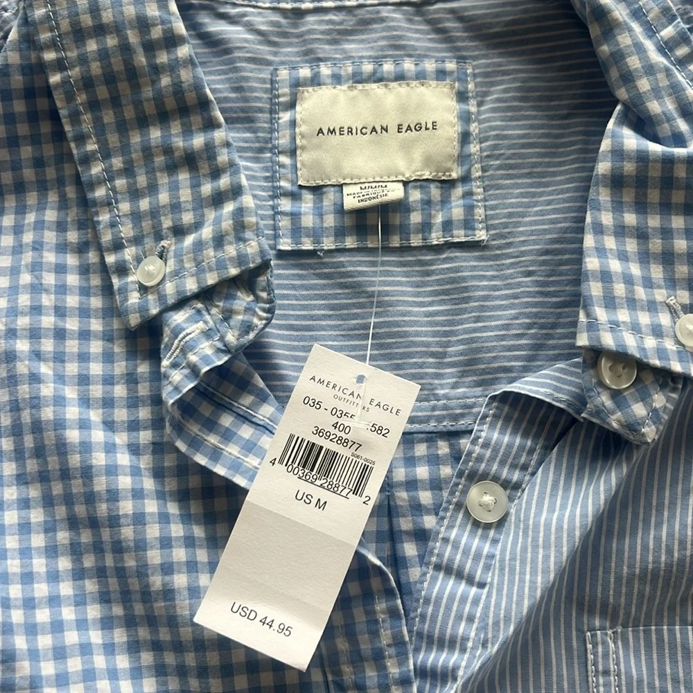 NWT American Eagle white and blue stripe square print button down shirt size M